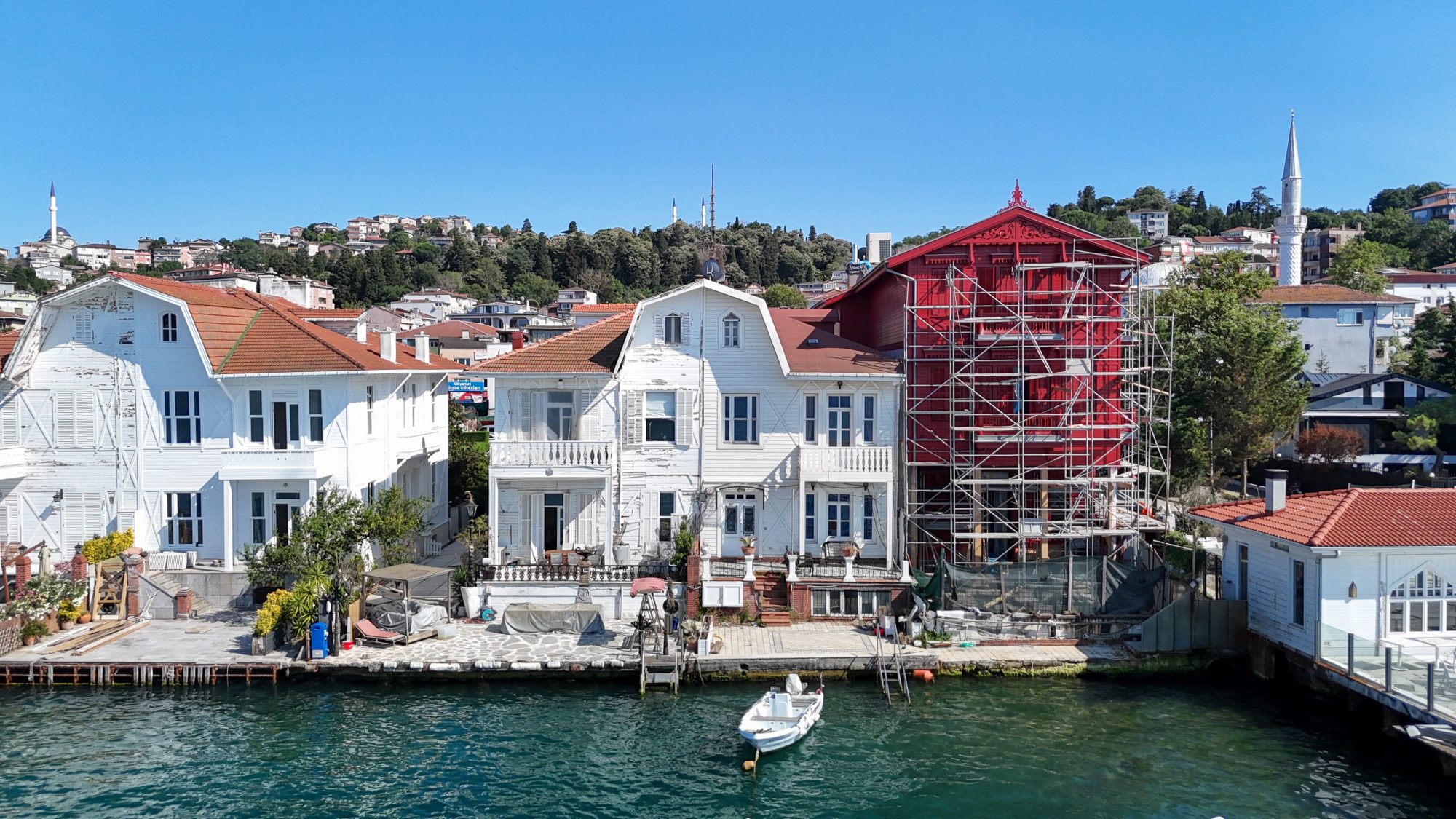 Beykoz Paşabahçe'de Boğaza Cepheli Tarihi Ahşap Yalı