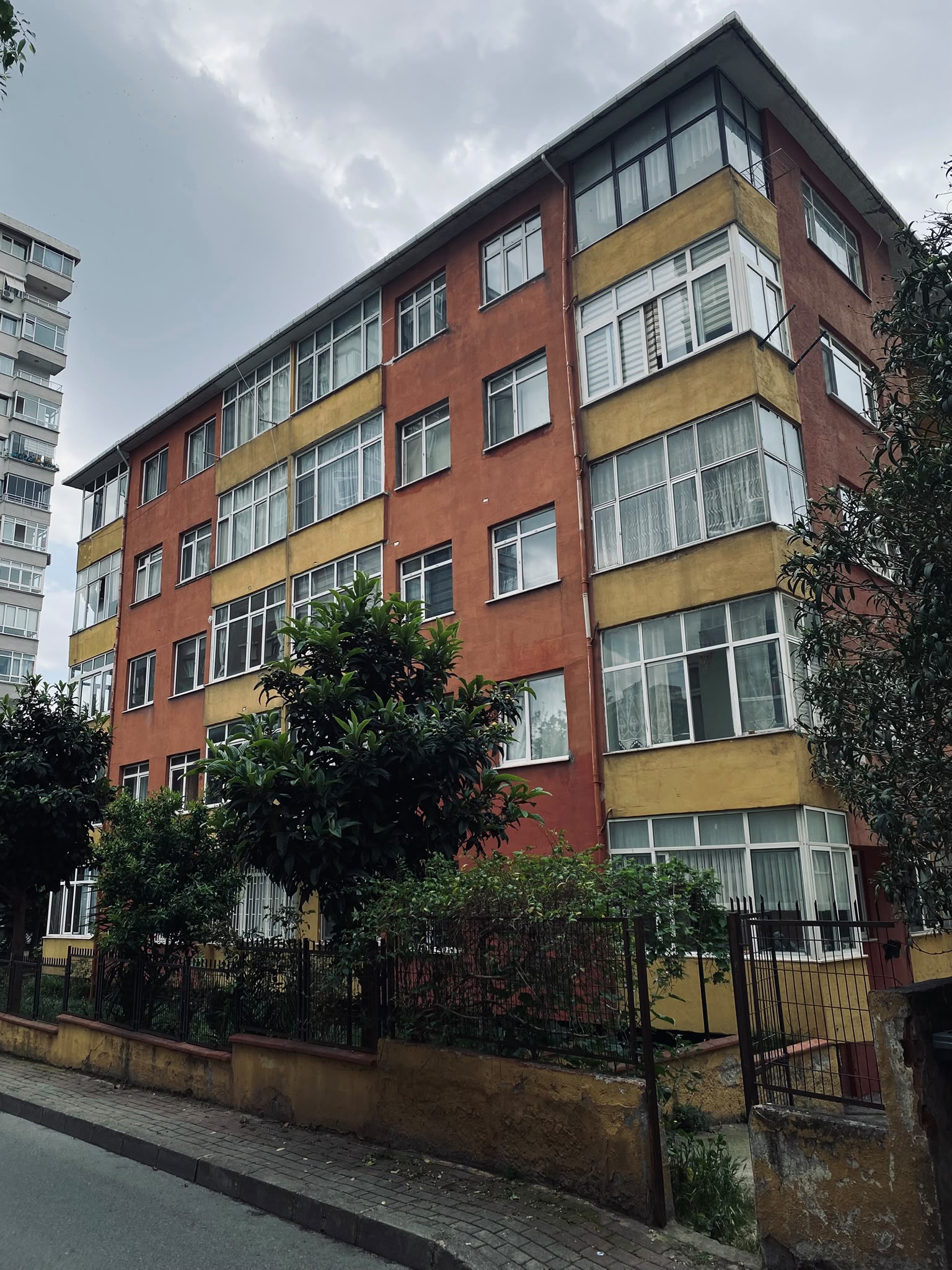  Bostancı'da Harika Lokasyonda Yatırım İçin Satılık Daire